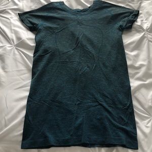 Blue lulu swiftly tech short sleeve